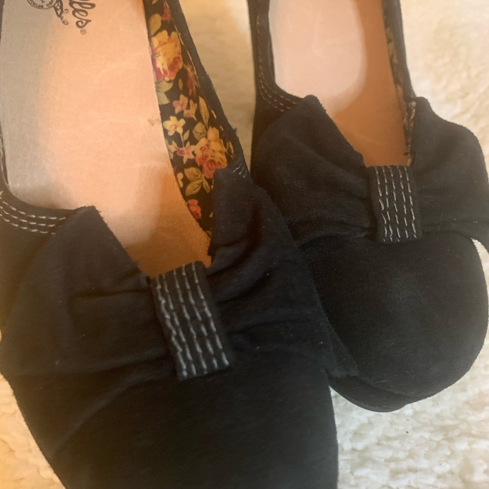 Seychelles Suede Ampersand Platform Pumps